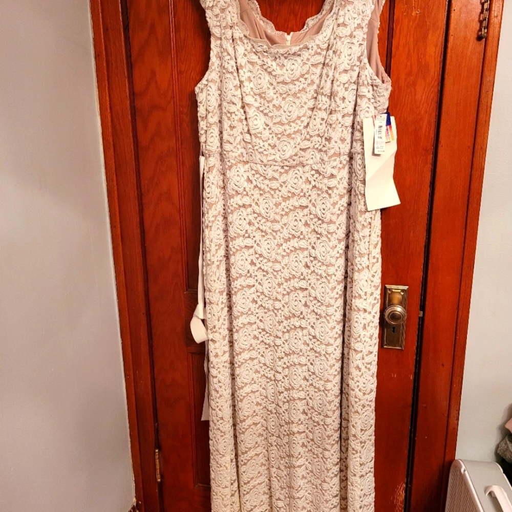 Wedding anyone!!! Beautiful floor length gown.